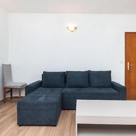 Apartment Ljuba Primosten Exterior photo