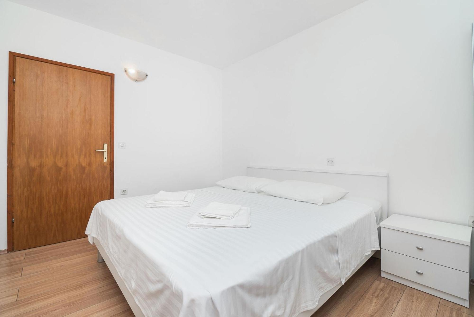Apartment Ljuba Primosten Exterior photo